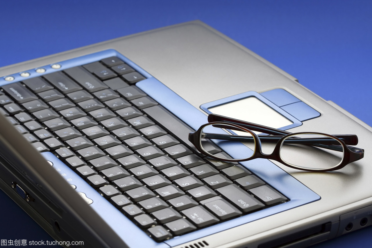 從鍵盤到云端 計算機網絡技術如何重塑現代生活